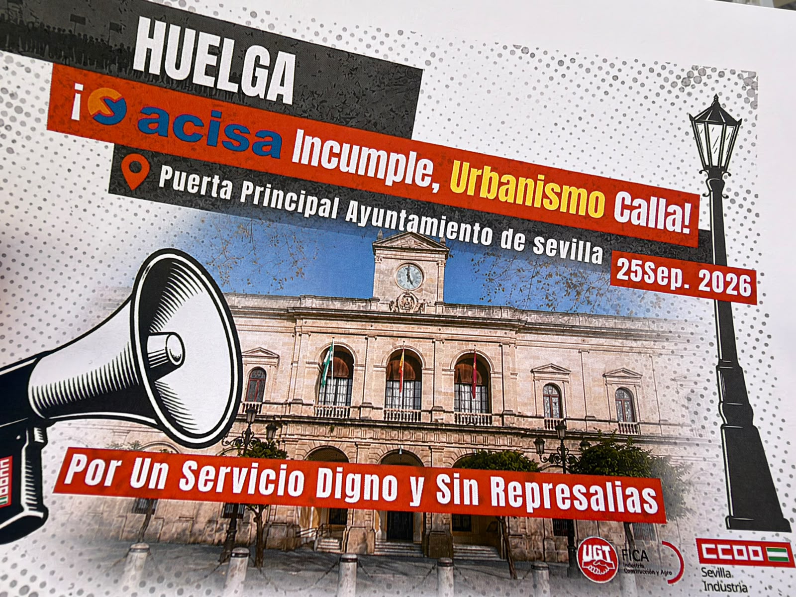 Cartel de uno de los manifestantes que acusa a Urbanismo de "callar" (SVQ Directo)